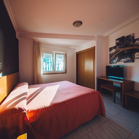 Hotel Dinajan Віланова-де-Ароуса Екстер'єр фото