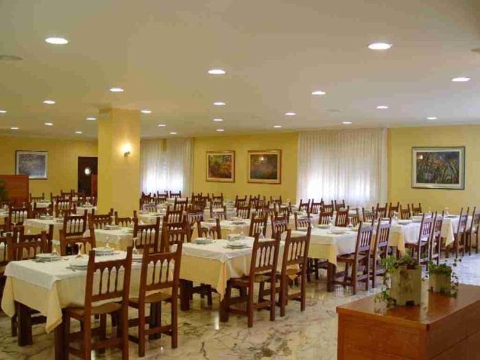 Hotel Dinajan Віланова-де-Ароуса Екстер'єр фото
