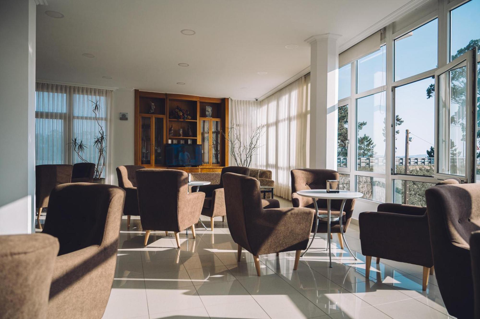 Hotel Dinajan Віланова-де-Ароуса Екстер'єр фото