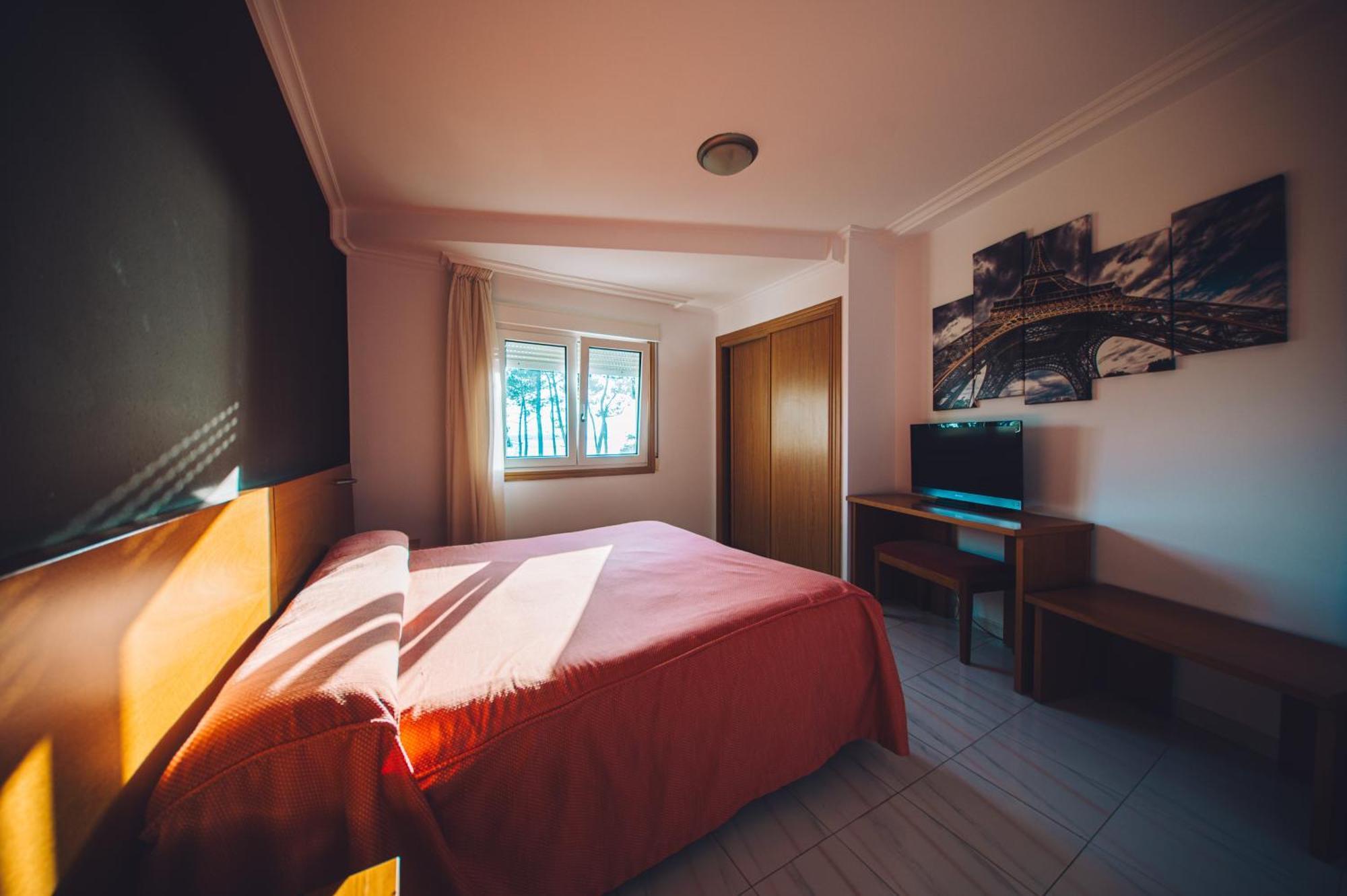 Hotel Dinajan Віланова-де-Ароуса Екстер'єр фото