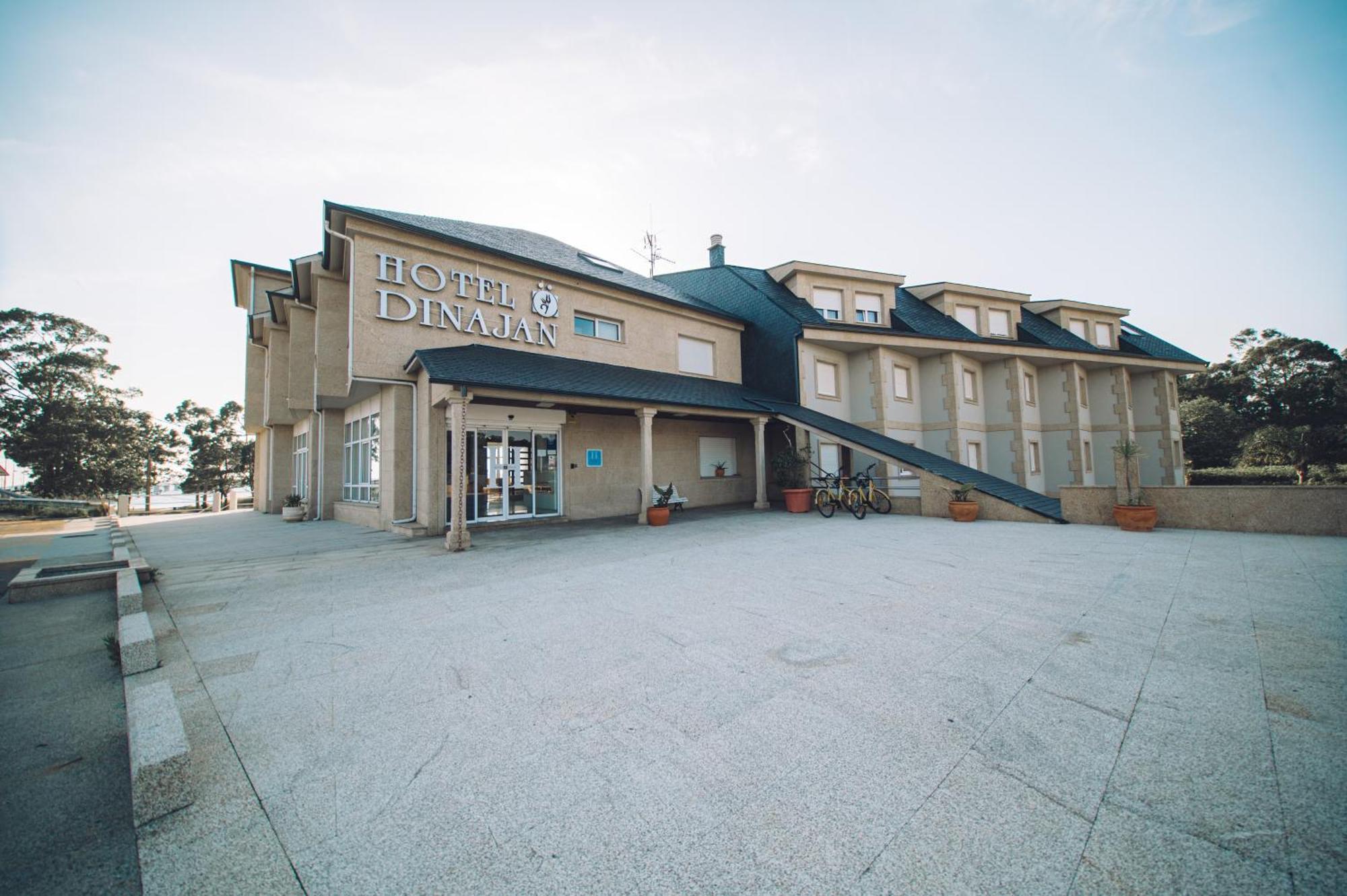 Hotel Dinajan Віланова-де-Ароуса Екстер'єр фото